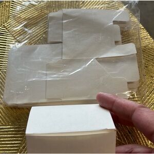 White Party Favor Napkins with Smooth Texture